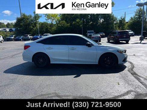 Used 2022 Honda Civic Sport image 4