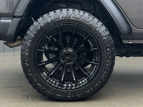 Used 2024 Jeep Wrangler Unlimited w/ Convenience Group AWD/4WD image 11
