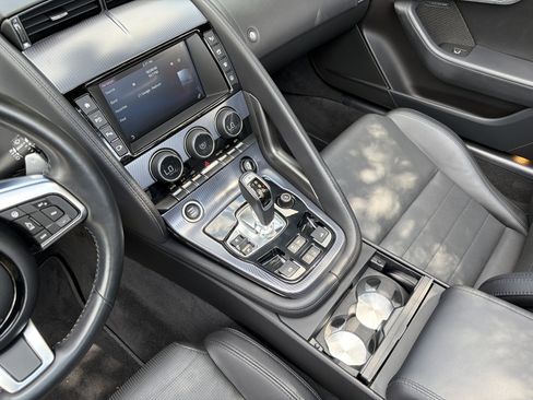 Used 2018 Jaguar F-TYPE R-Dynamic AWD/4WD image 18