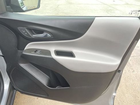 Used 2024 Chevrolet Equinox LS w/ LS Convenience Package image 16