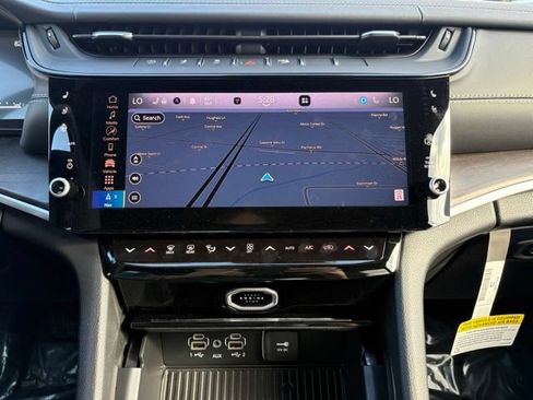 New 2026 Jeep Grand Cherokee Limited AWD/4WD image 15