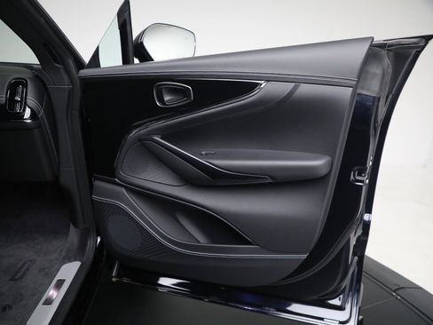 New 2026 Aston Martin DBX 707 image 28