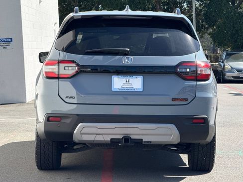 Certified 2023 Honda Pilot TrailSport image 9