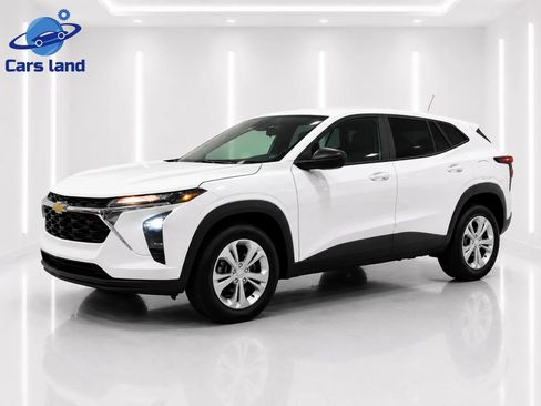 Used 2025 Chevrolet Trax LS FWD image 5