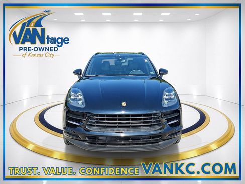 Used 2019 Porsche Macan AWD/4WD image 2