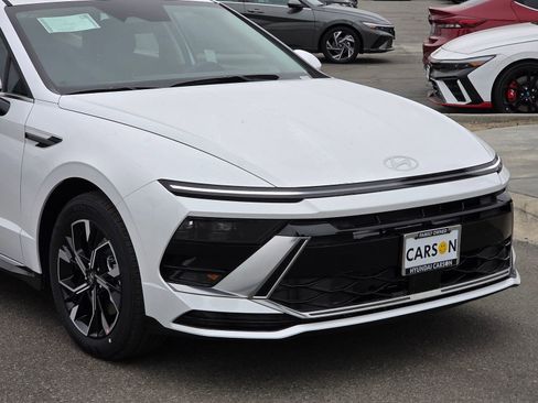 New 2025 Hyundai Sonata SEL image 3