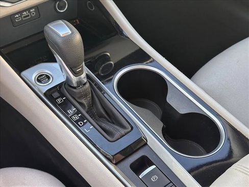 Used 2024 Nissan Altima 2.5 SV image 15