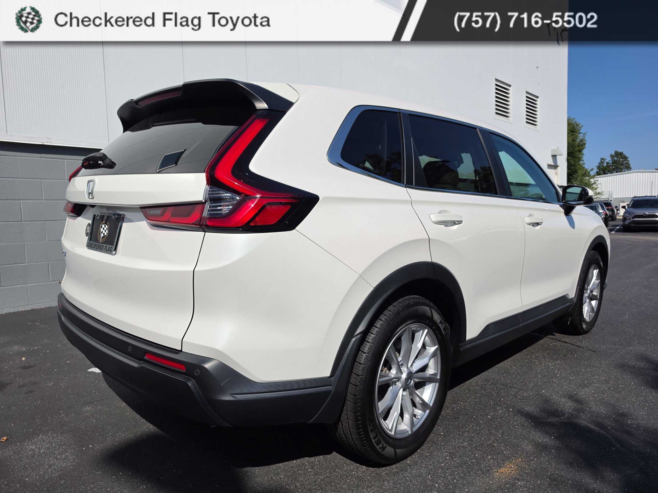 Used 2024 Honda CR-V EX-L image 5