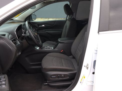 Used 2024 Chevrolet Equinox LT AWD/4WD image 7