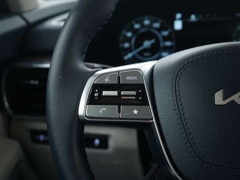 Used 2025 Kia Telluride SX w/ SX Captain's Chair Package image 29