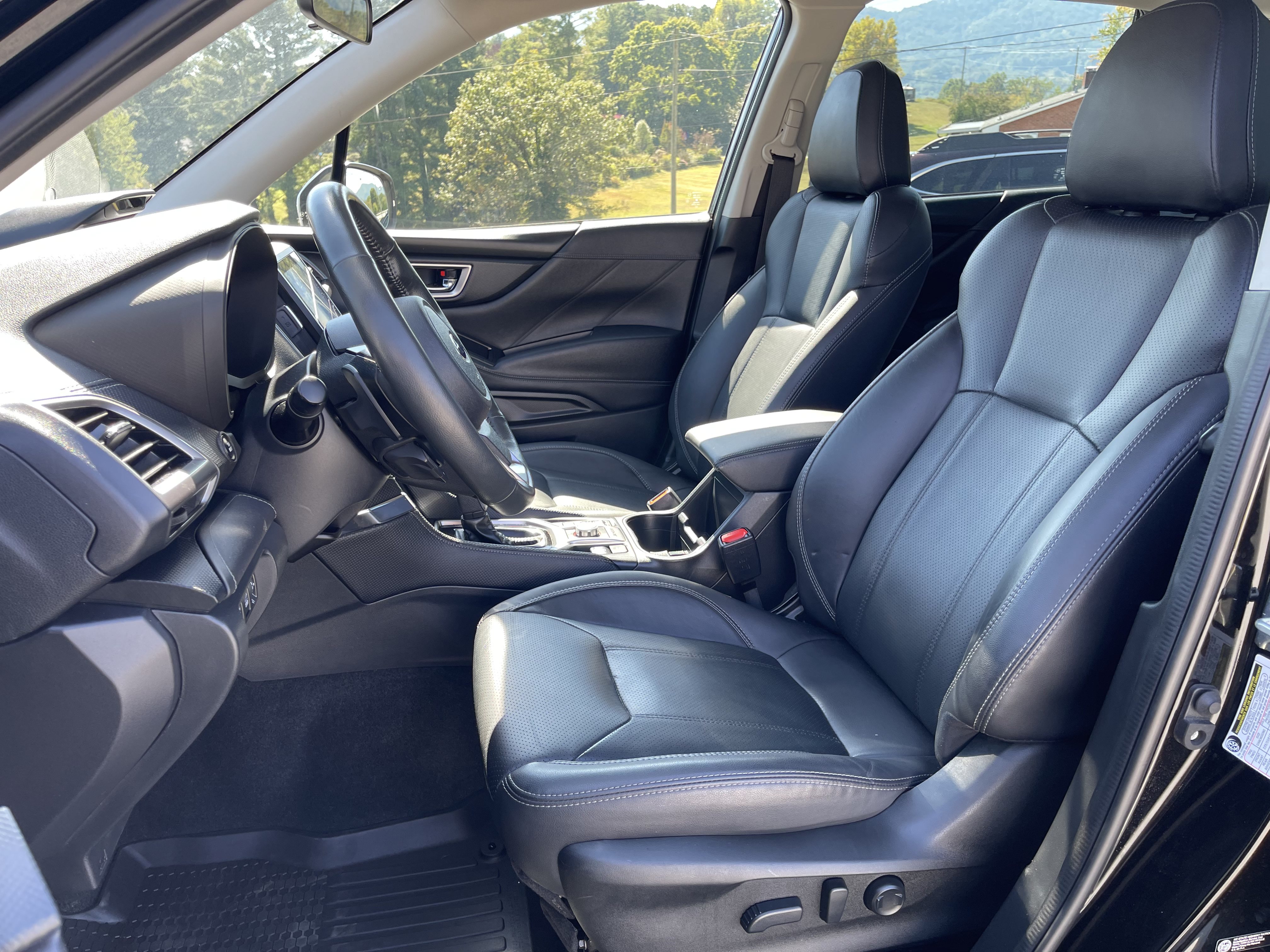 Used 2022 Subaru Forester Touring AWD/4WD image 9