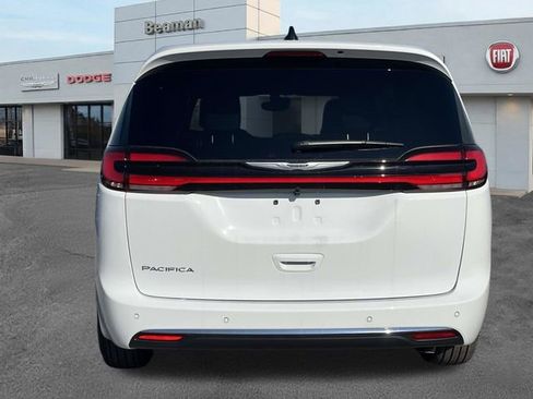 New 2026 Chrysler Pacifica Select FWD image 6