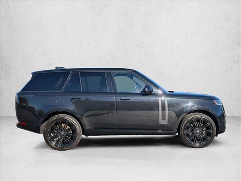 Used 2025 Land Rover Range Rover SE AWD/4WD image 4