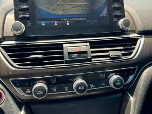 Used 2020 Honda Accord Touring image 15