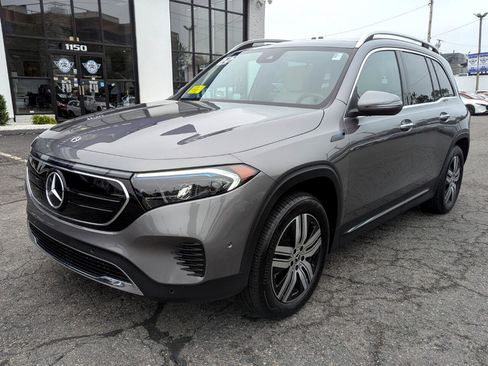 Used 2022 Mercedes-Benz EQB 300 4MATIC image 3