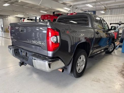 Used 2020 Toyota Tundra SR5 w/ SR5 Upgrade Package AWD/4WD image 10