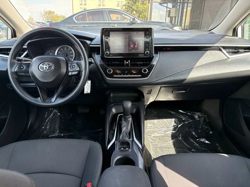 Used 2022 Toyota Corolla LE image 11