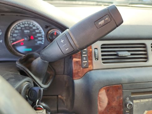 Used 2012 Chevrolet Tahoe LT image 15