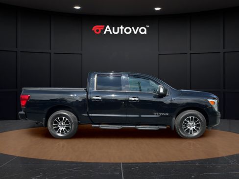 Used 2021 Nissan Titan SV w/ SV Convenience Package AWD/4WD image 6
