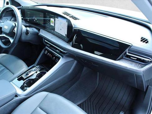 Certified 2025 Audi Q5 Premium w/ Convenience Package AWD/4WD image 28