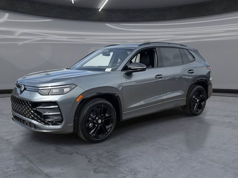 New 2026 Volkswagen Tiguan SE R-Line FWD image 3