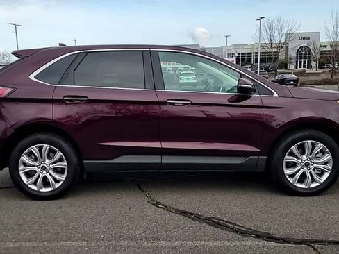 Used 2024 Ford Edge Titanium image 9