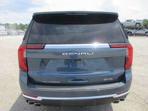 New 2026 GMC Yukon Denali w/ Denali Reserve Package AWD/4WD image 5