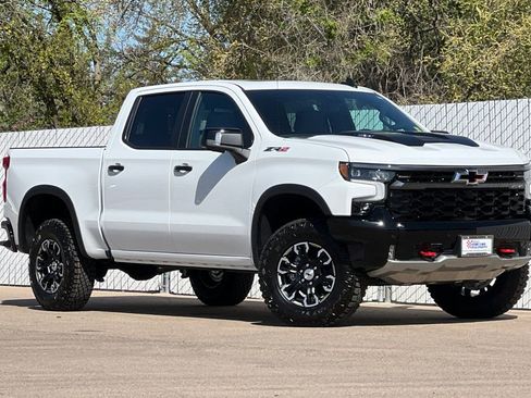 New 2026 Chevrolet Silverado 1500 ZR2 AWD/4WD image 2