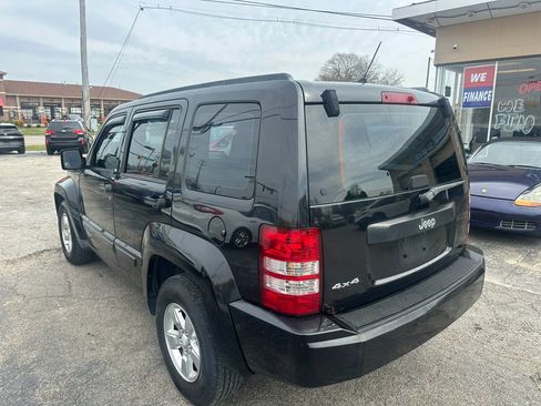 Used 2012 Jeep Liberty Sport image 4