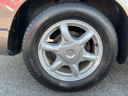 Used 2004 Buick Regal LS FWD image 8