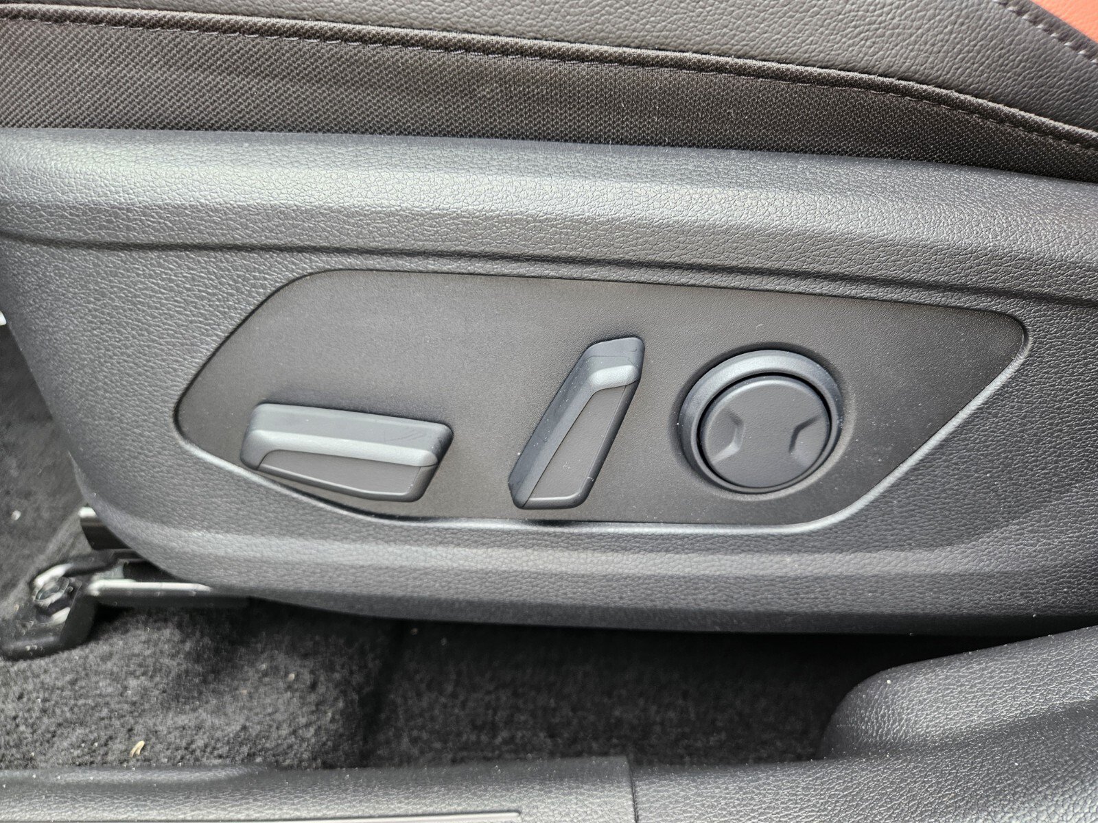 New 2026 Kia Sportage SX FWD image 9