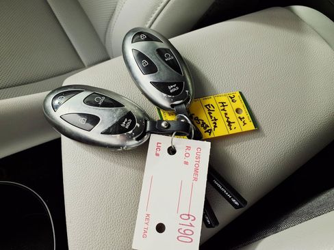 Certified 2024 Hyundai Elantra Limited FWD image 24