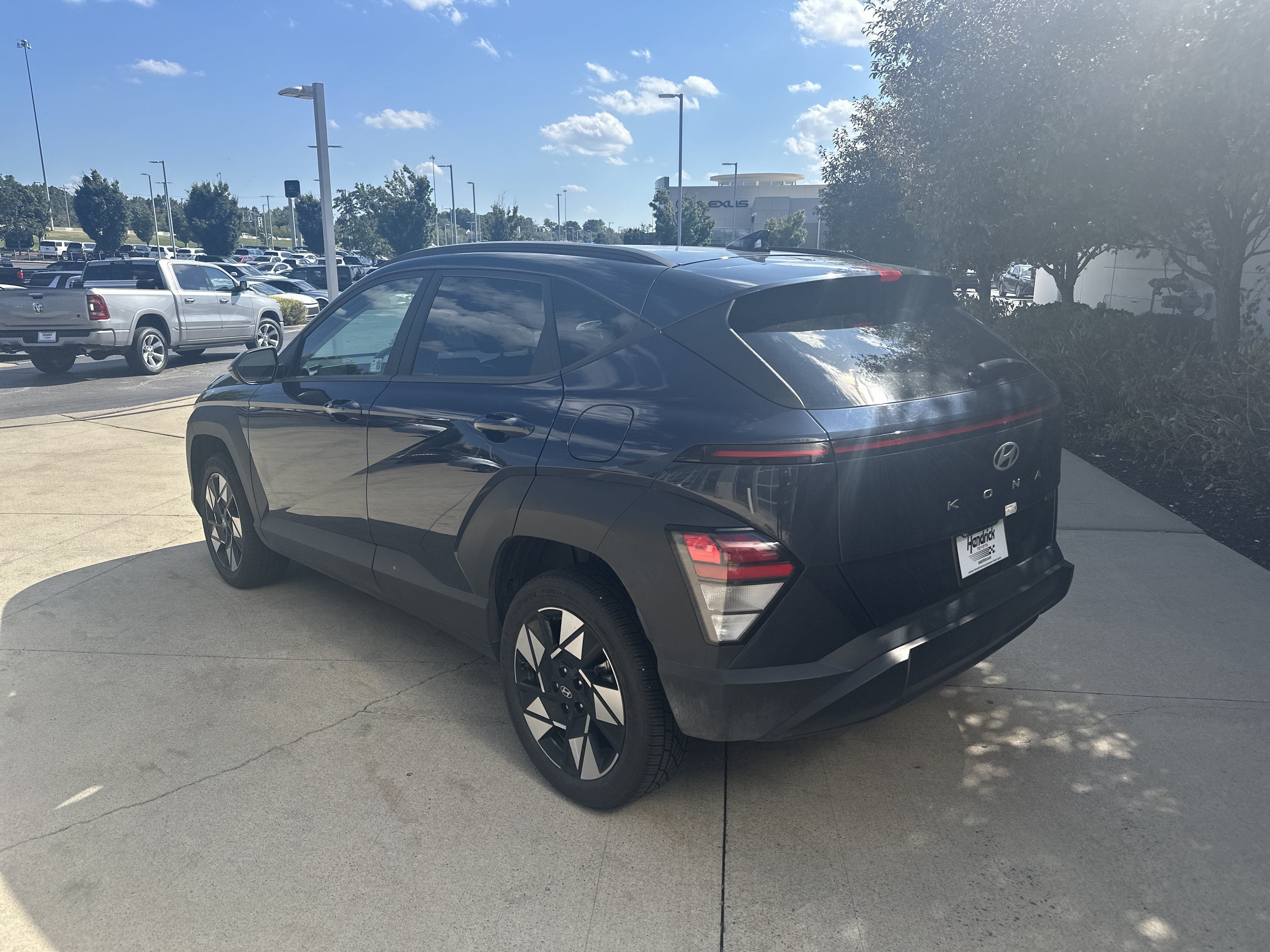 Used 2024 Hyundai Kona SEL AWD/4WD image 7