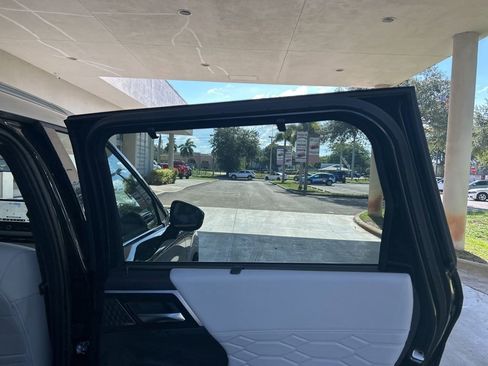 New 2025 Mitsubishi Outlander AWD image 34