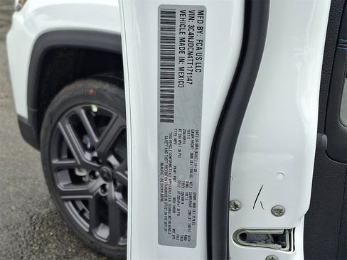 New 2026 Jeep Compass Limited image 10