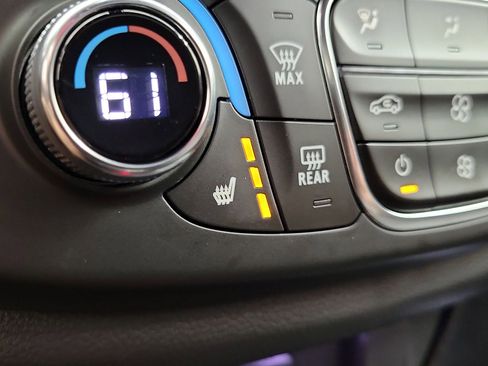 Used 2023 Chevrolet Traverse RS image 19