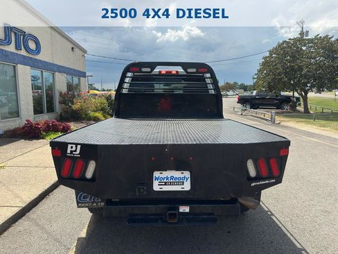 Used 2024 RAM 2500 Tradesman w/ Chrome Appearance Group AWD/4WD image 3