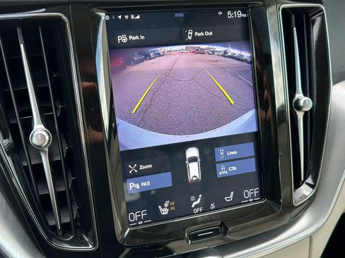 Used 2019 Volvo XC60 T5 Momentum w/ Premium Package image 34