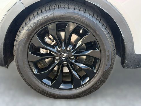 Used 2020 Kia Sorento S image 12