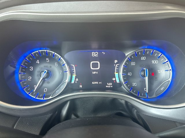Used 2022 Chrysler Pacifica Touring-L FWD image 18
