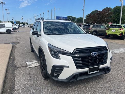 Used 2023 Subaru Ascent Onyx Edition AWD/4WD image 2