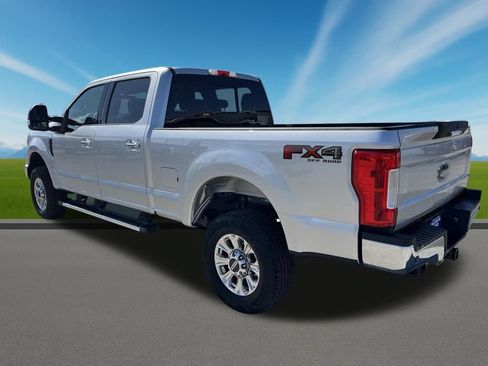 Used 2019 Ford F250 XLT w/ XLT Premium Package AWD/4WD image 7