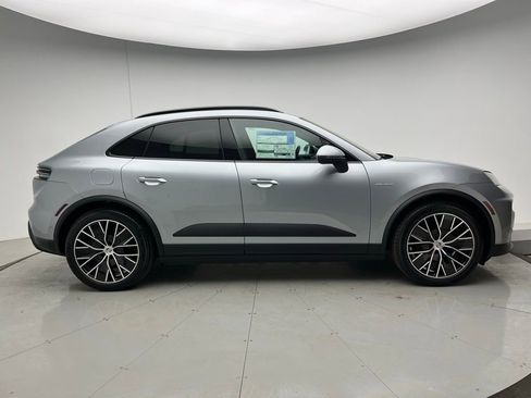 Used 2025 Porsche Macan Electric image 23