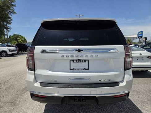Used 2024 Chevrolet Suburban LT w/ Luxury Package AWD/4WD image 4