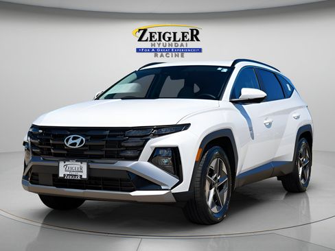 Certified 2026 Hyundai Tucson SEL Plus FWD image 3