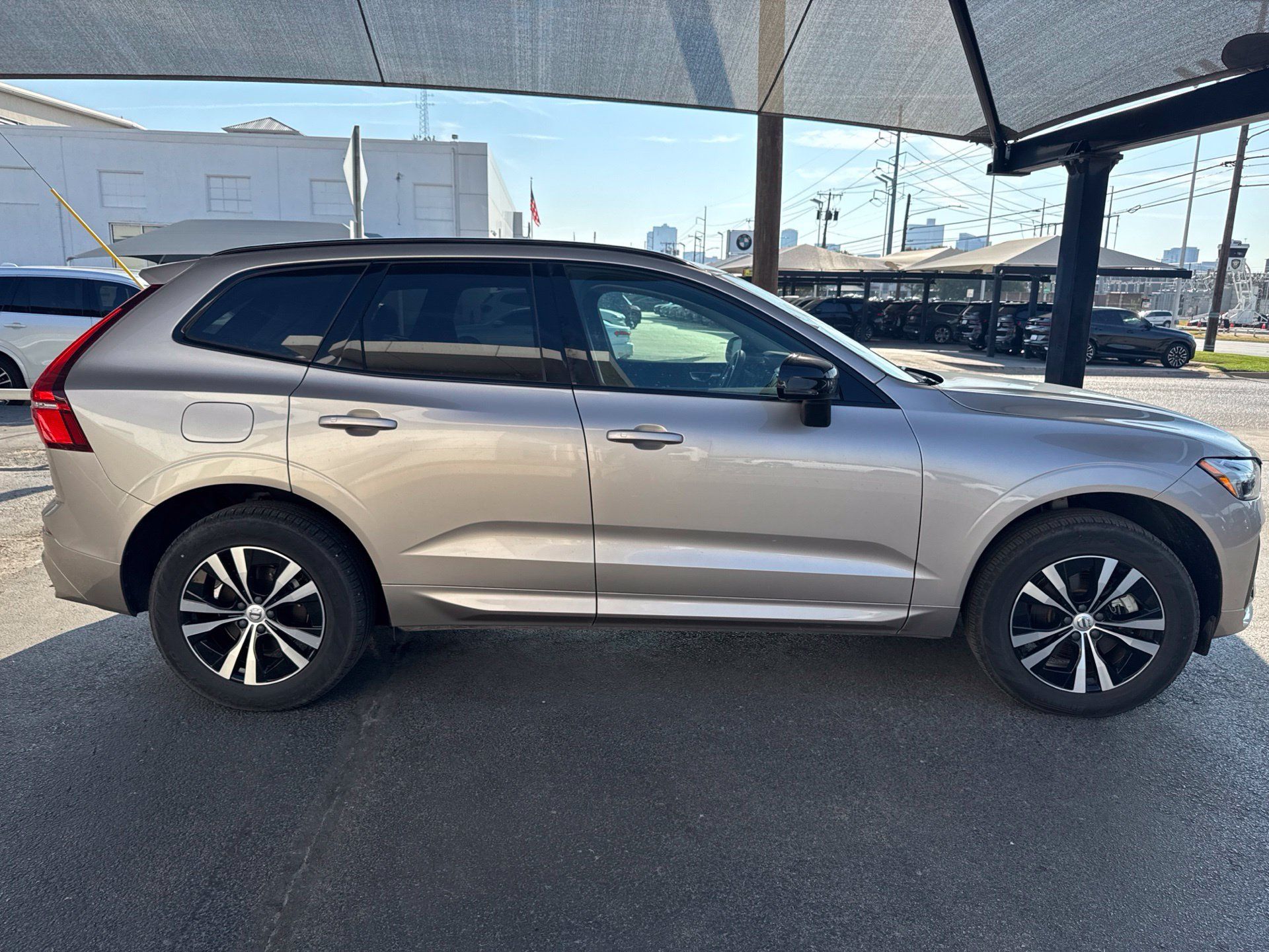 Used 2025 Volvo XC60 B5 Core AWD/4WD image 5