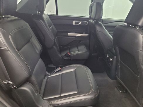 Used 2021 Ford Explorer XLT w/ Equipment Group 202A RWD image 19