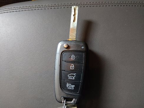 Used 2019 Hyundai Santa Fe SE FWD image 32