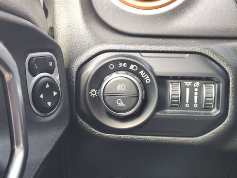Used 2021 Jeep Gladiator Mojave AWD/4WD image 22