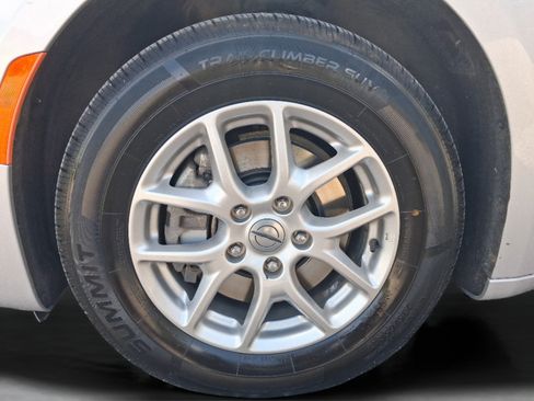 Used 2024 Chrysler Pacifica Touring-L FWD image 32